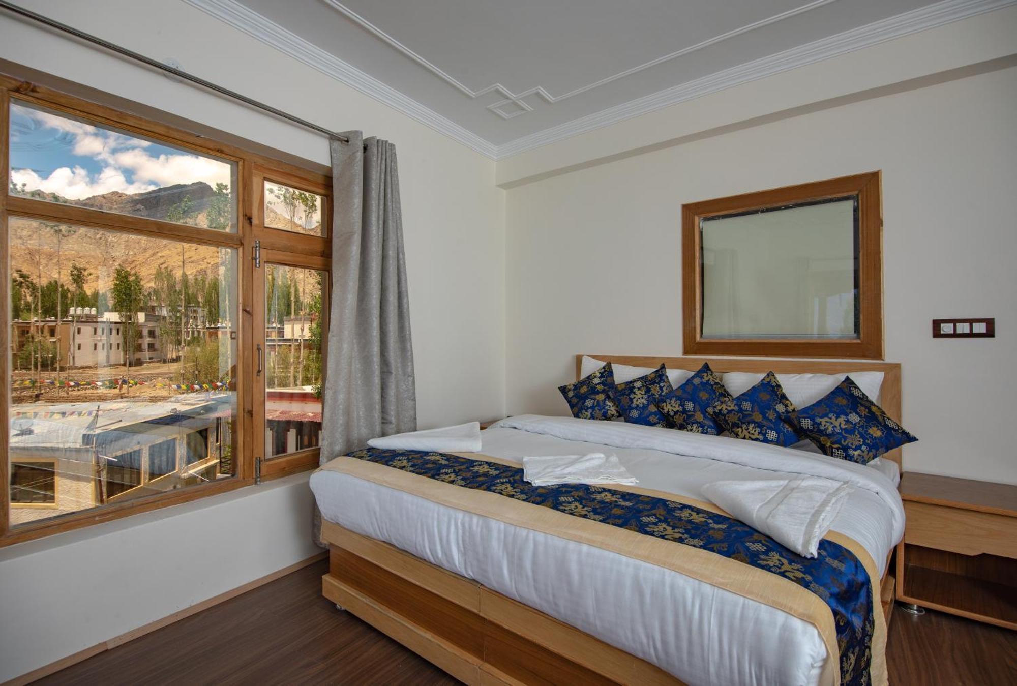 The Nangsay Hotel Лех Екстериор снимка