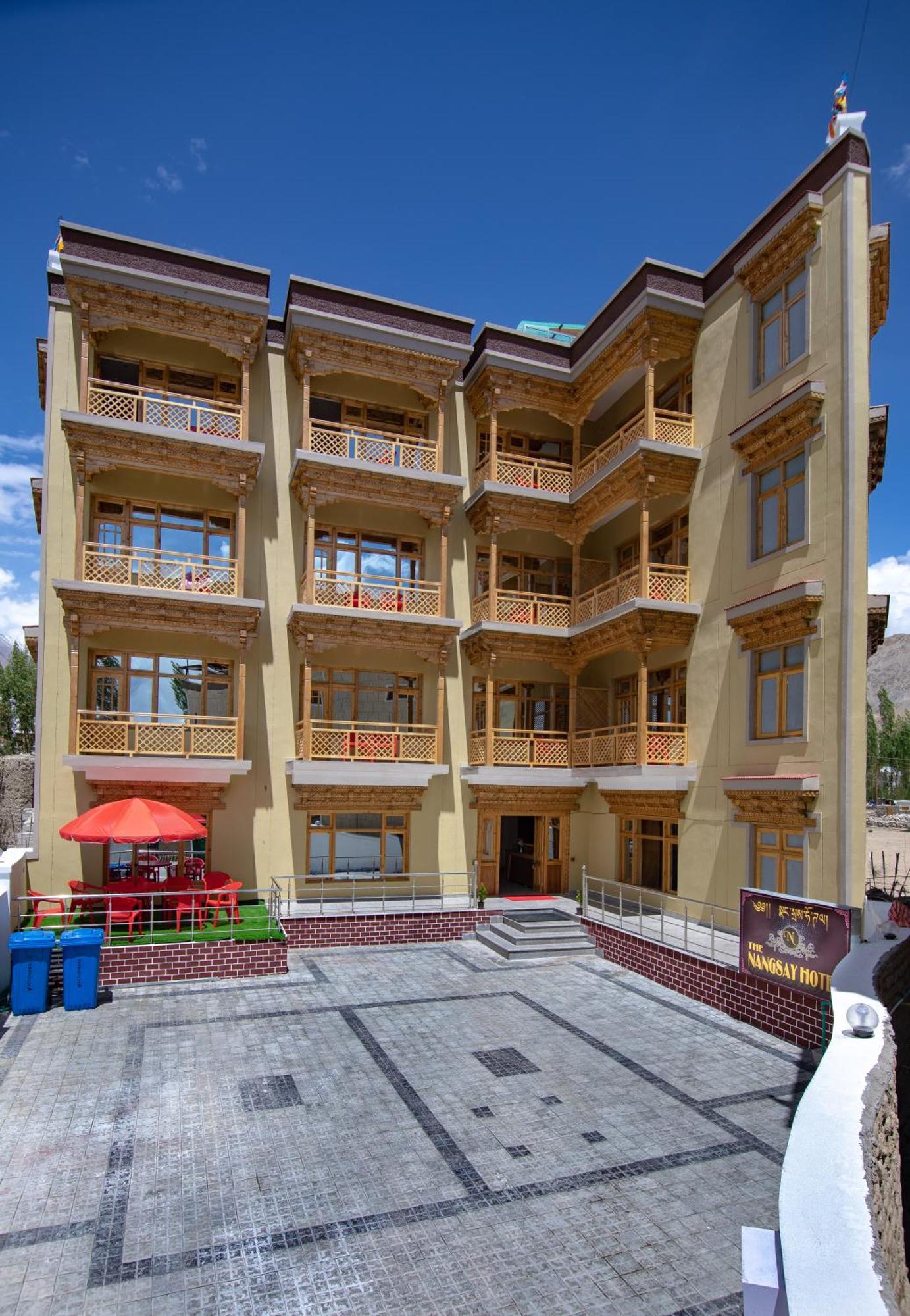 The Nangsay Hotel Лех Екстериор снимка