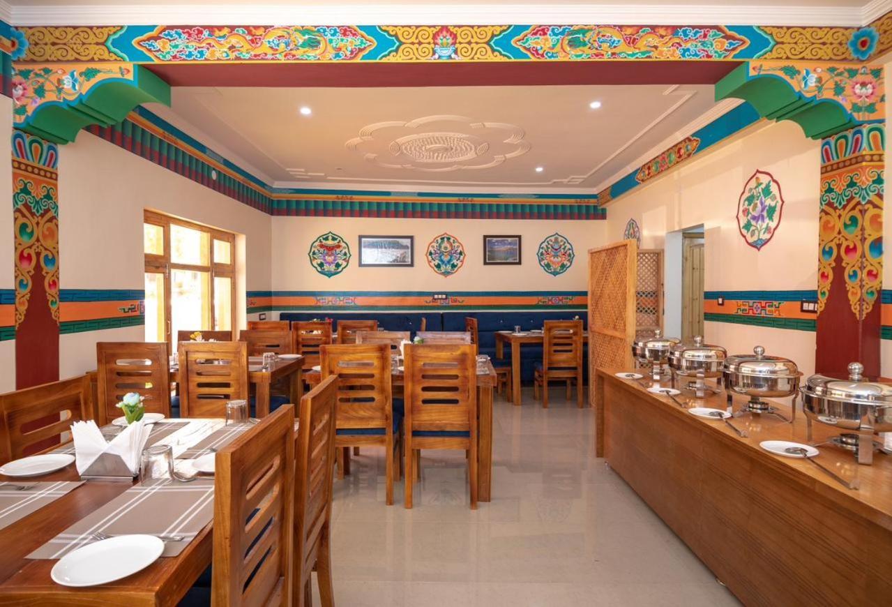 The Nangsay Hotel Лех Екстериор снимка